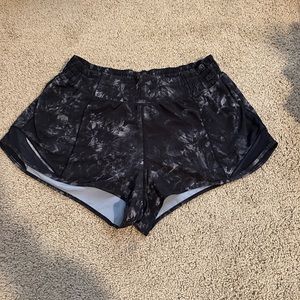High Rise Hotty Hot Shorts 2.5”